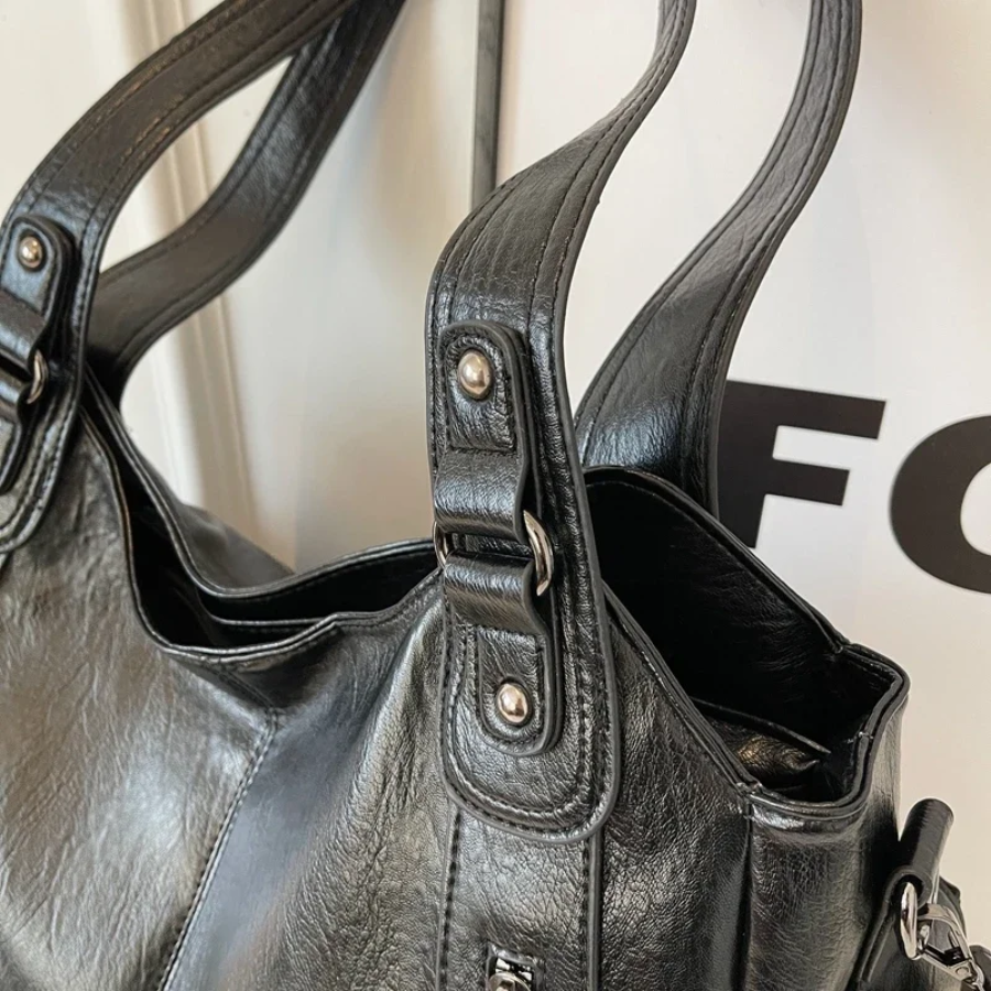 Amber | Practical Shoulder Bag
