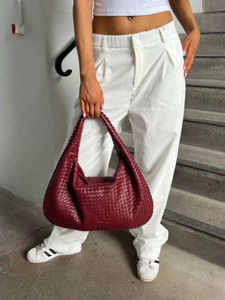 Liva | Half-moon shoulder bag